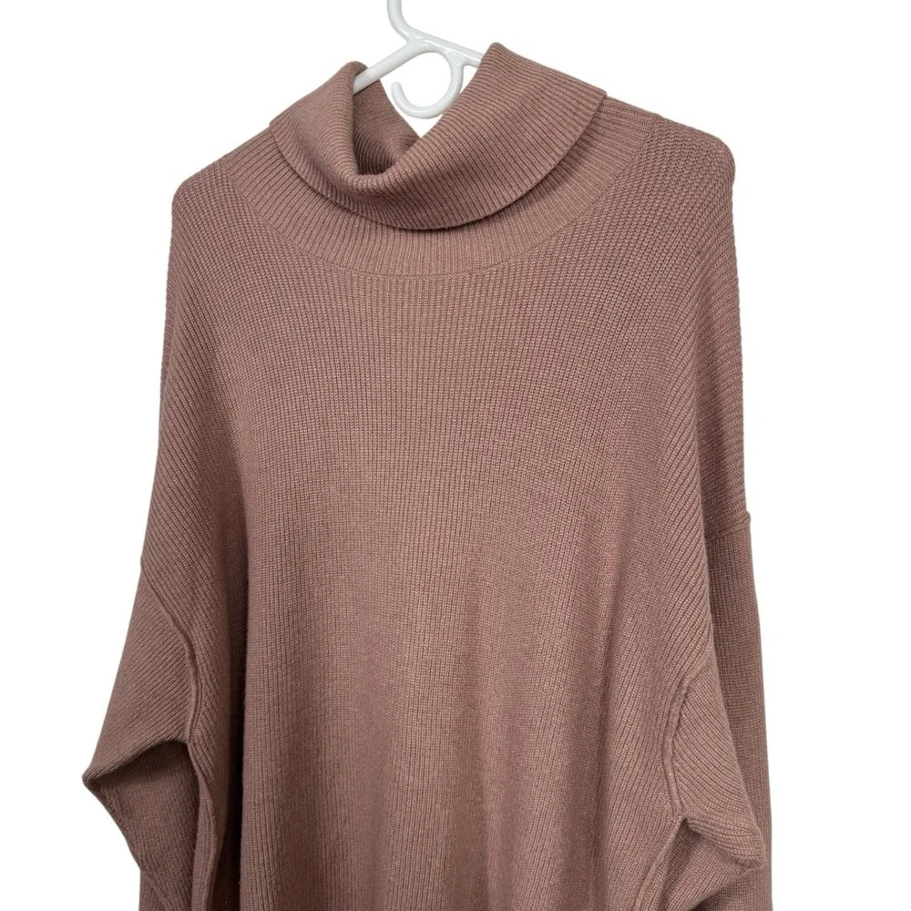 Free People Softly Structured Ribbed Tunic Sweater in Dusty Mauve, Size M
